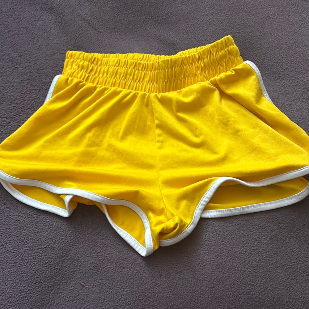 yellow shorts